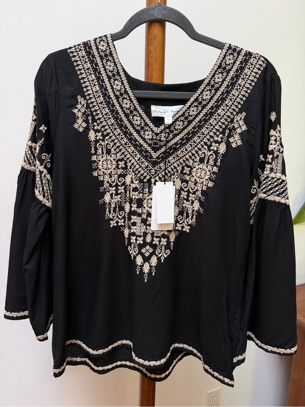 Chelsea & Theodore Black Boho Peasant Blouse Embroidered Bell Sleeves S